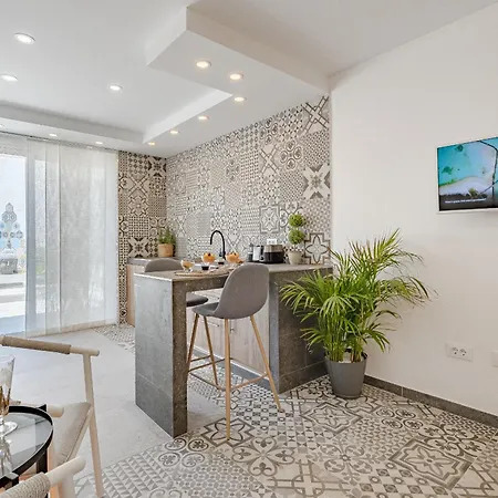 Margot Apartment *