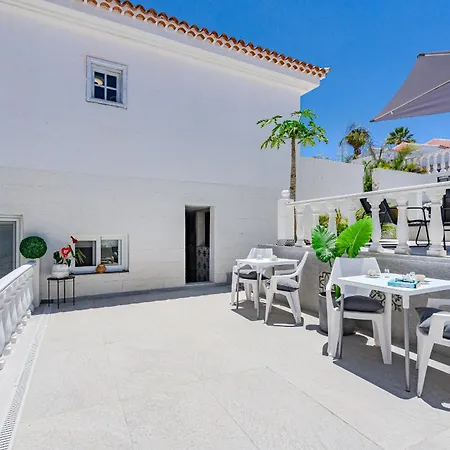 Margot * Callao Salvaje